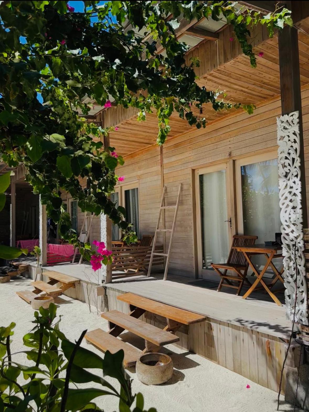 Met House Hotell Thulusdhoo Eksteriør bilde
